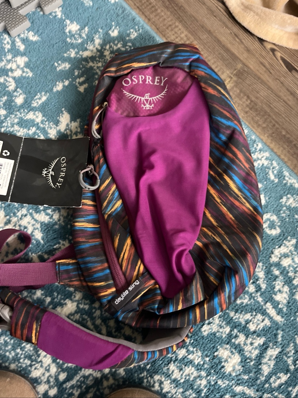 OSPREY Magenta Daylite Sling Pack with Multicolor Stripes